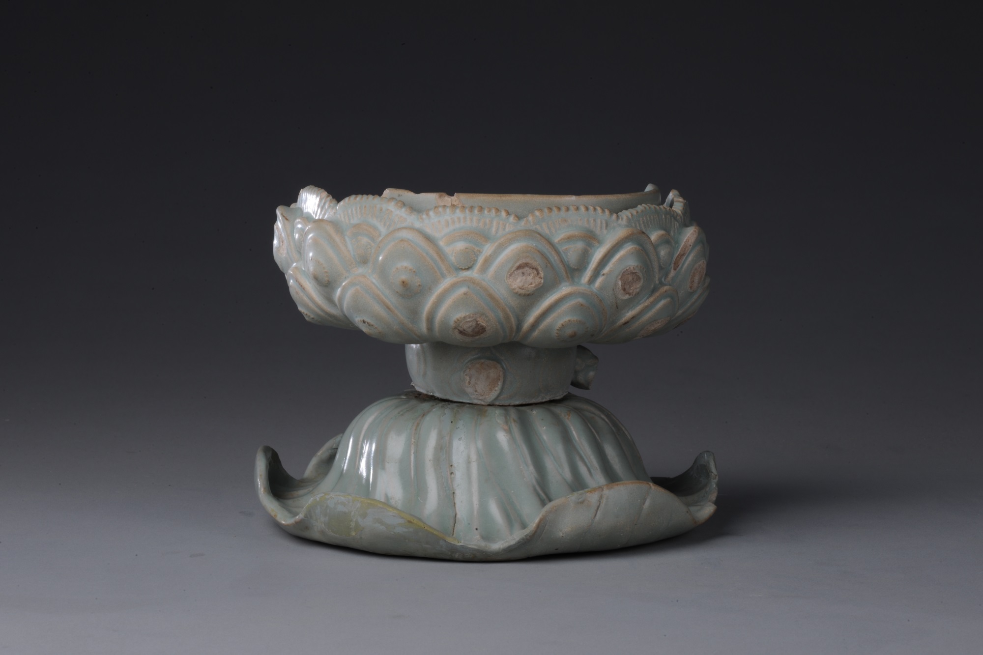 中国古玩 宋時代 汝窯 天青釉蓮花坐孔雀開 香熏 熏